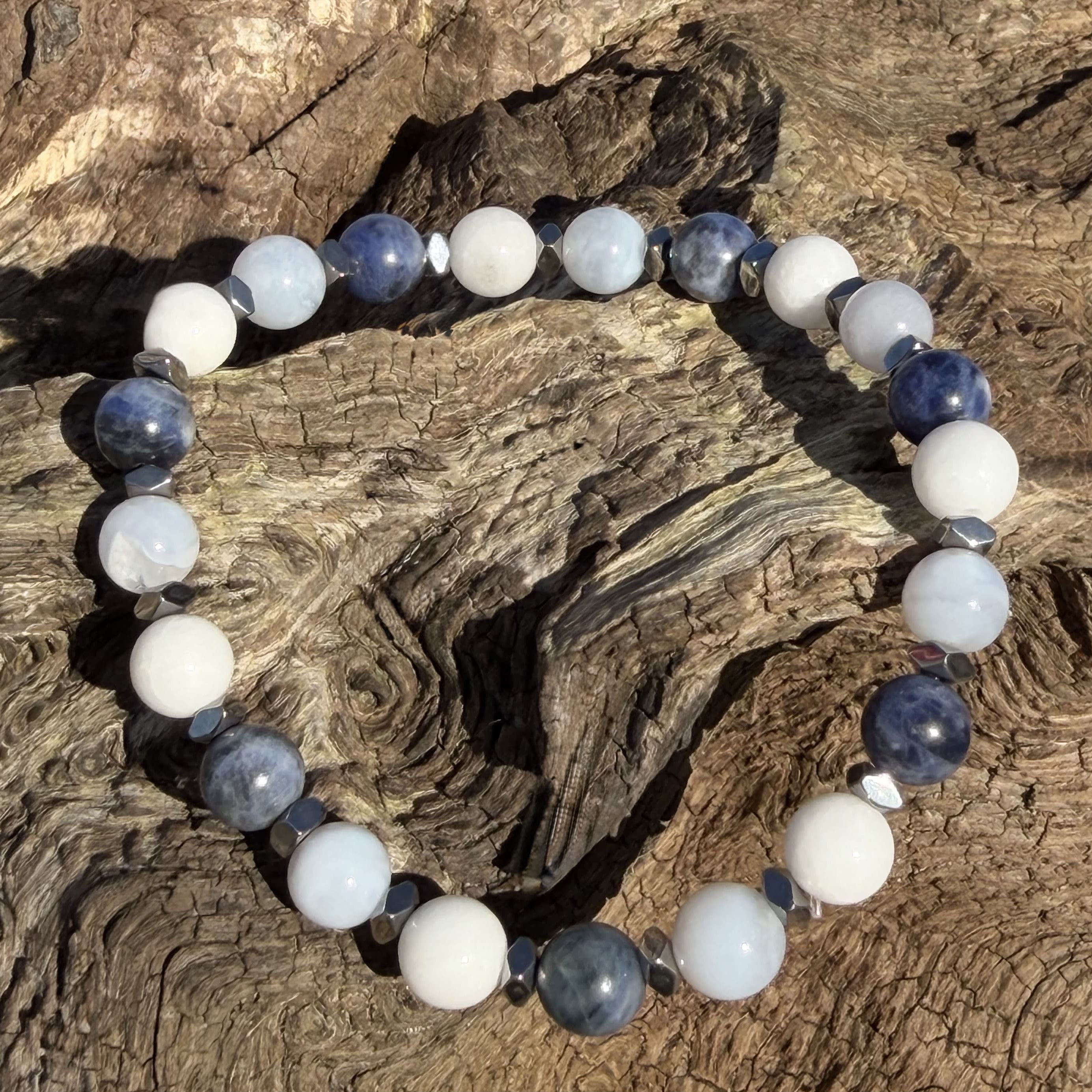 Bracelet femme sodalite et jade blanc, harmonie et sérénité