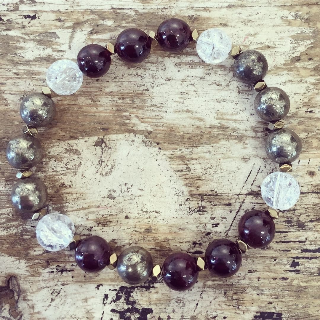 bracelet grenat, pyrite et cristal de roche, chakra sacré
