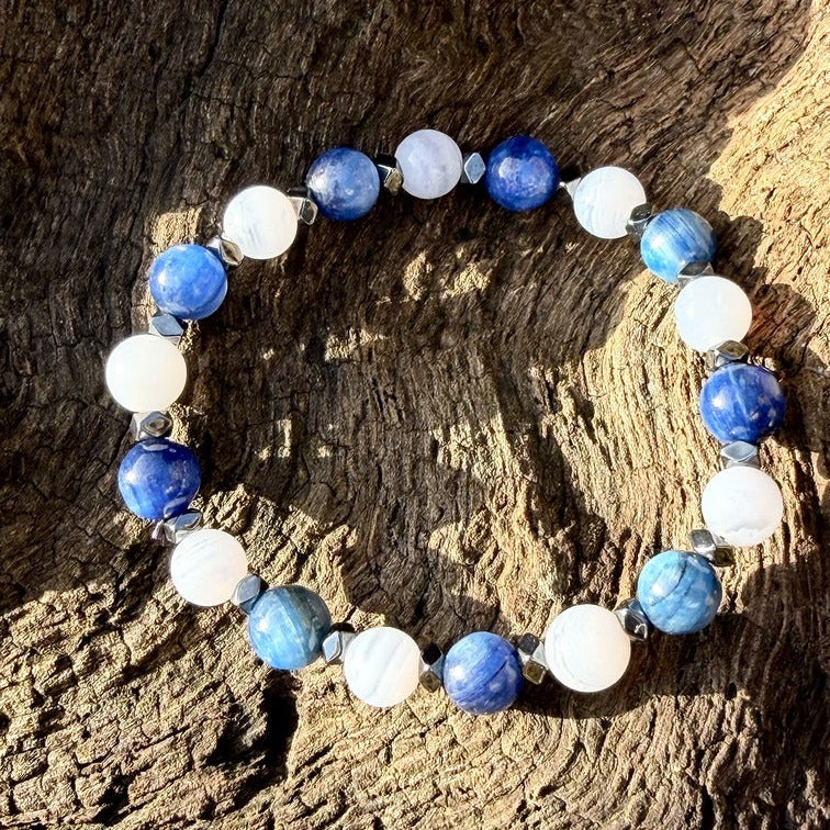 SOFIA Bracelet Femme - Détail cyanite bleue calcédoine hématite pierres semi-précieuses
