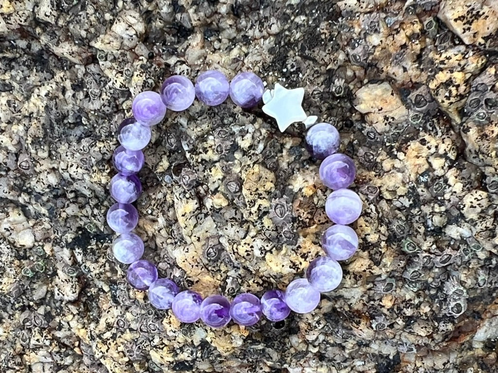 SATOU Bracelet Enfant - Vue rapprochée pierres naturelles apaisantes
